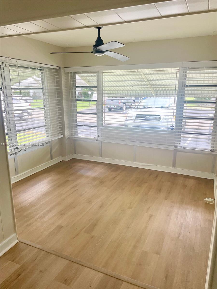 LAUDERDALE WEST - Residential