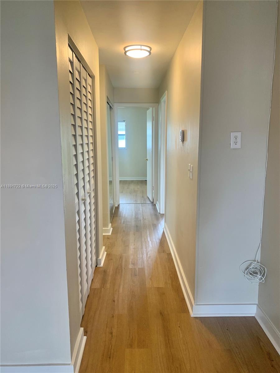 LAUDERDALE WEST - Residential