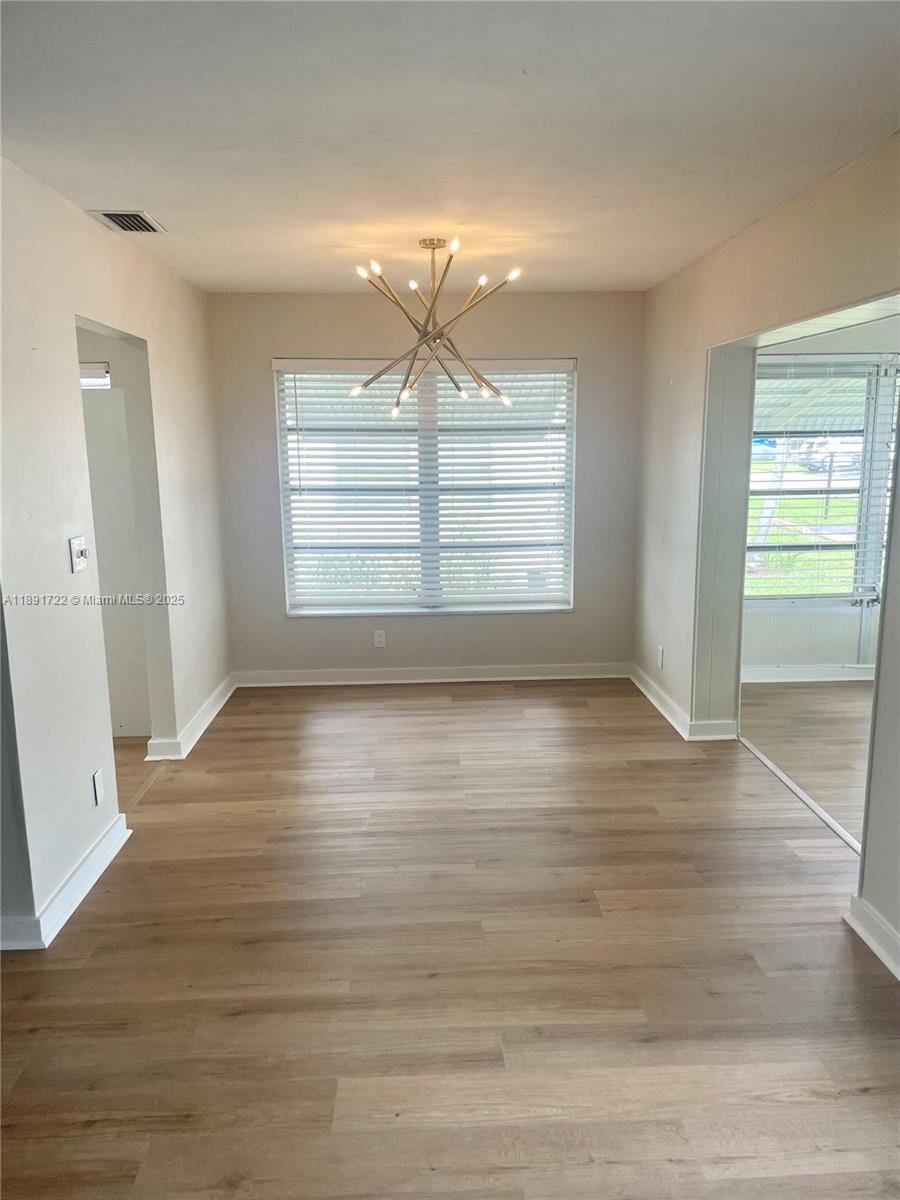 LAUDERDALE WEST - Residential