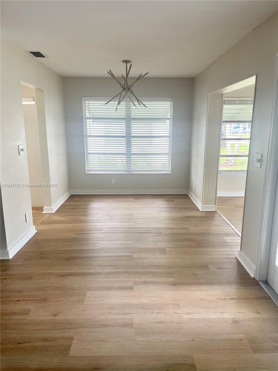 LAUDERDALE WEST - Residential