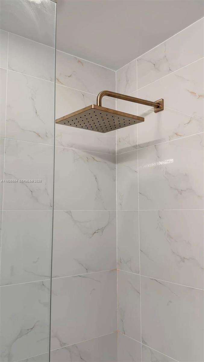 THE HARBOUR SOUTH CONDO - Residential