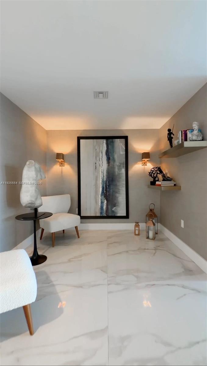 THE HARBOUR SOUTH CONDO - Residential