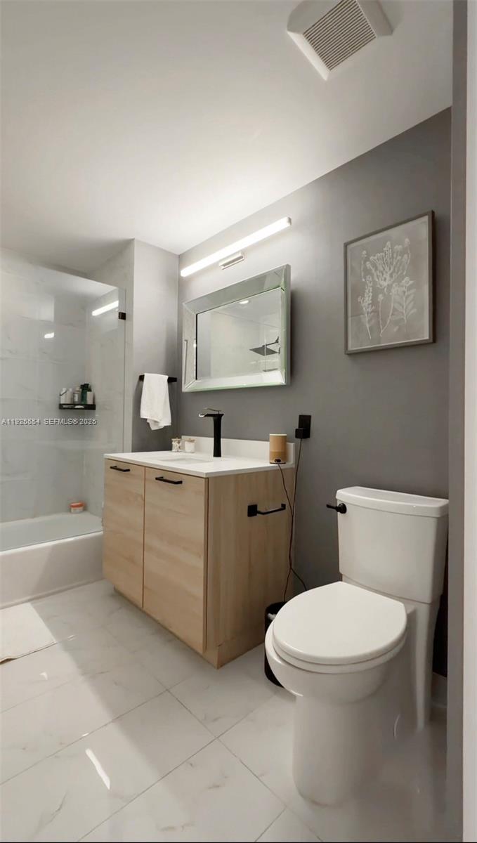 THE HARBOUR SOUTH CONDO - Residential