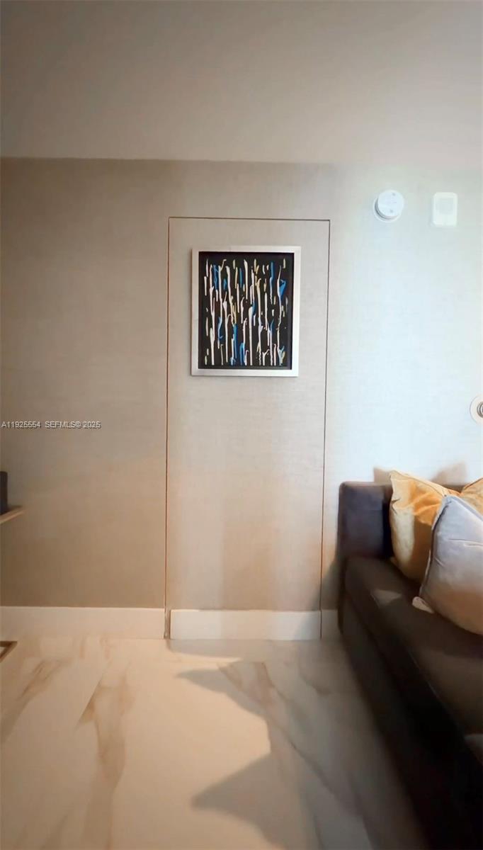 THE HARBOUR SOUTH CONDO - Residential