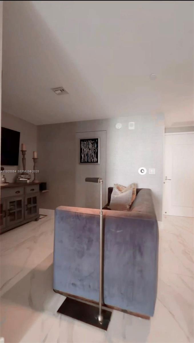 THE HARBOUR SOUTH CONDO - Residential