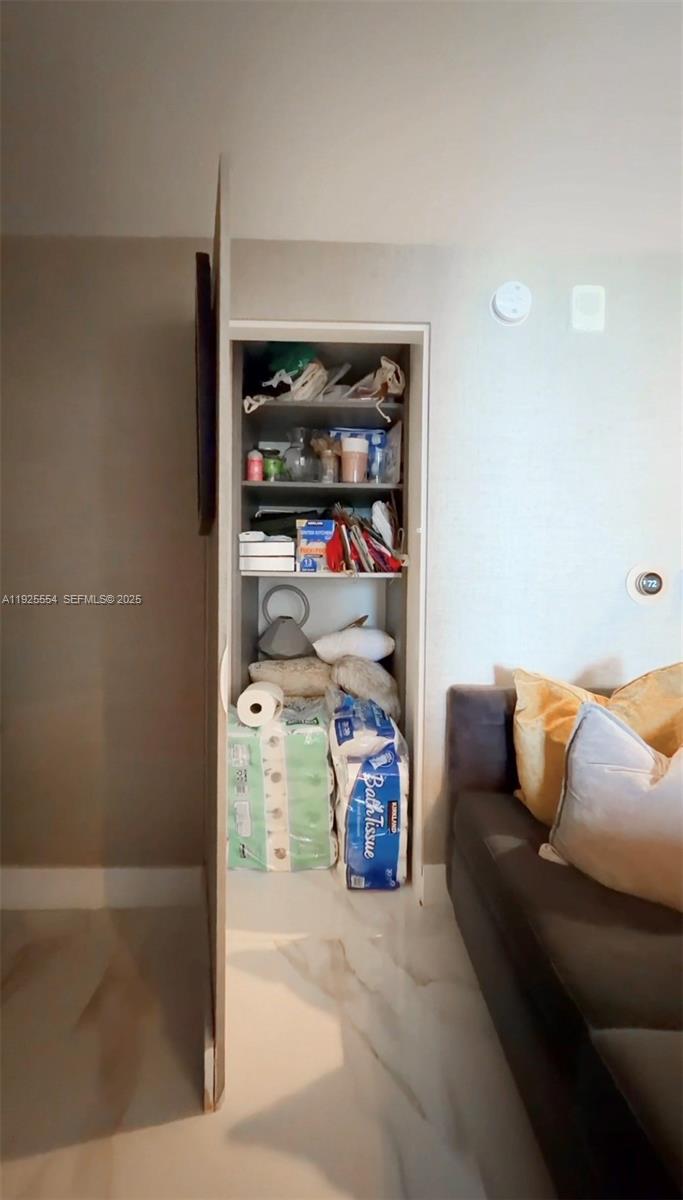 THE HARBOUR SOUTH CONDO - Residential