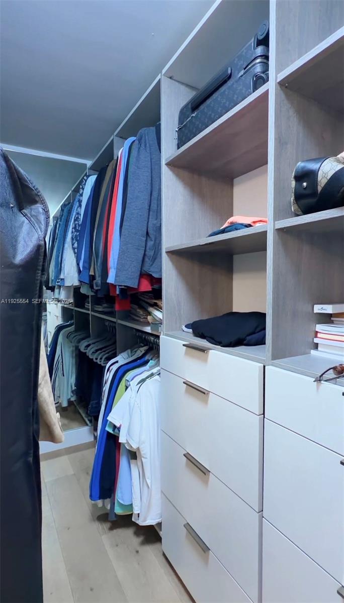 THE HARBOUR SOUTH CONDO - Residential