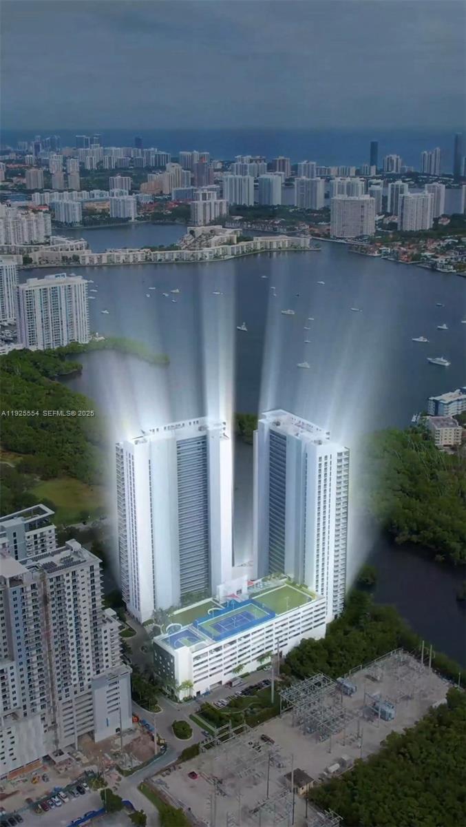 THE HARBOUR SOUTH CONDO - Residential