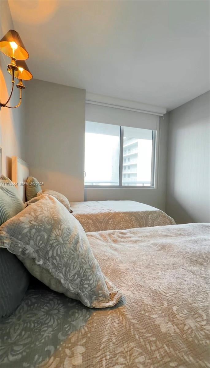 THE HARBOUR SOUTH CONDO - Residential