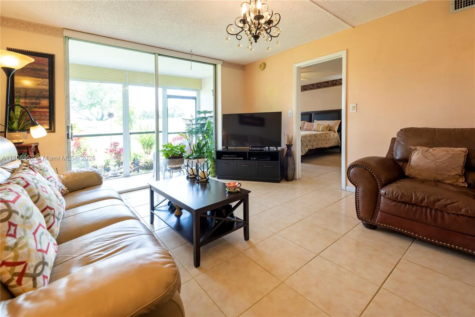 Pembroke Pines, Florida 33025, United States, 1 Bedroom Bedrooms, ,2 BathroomsBathrooms,Residential,Active,134592