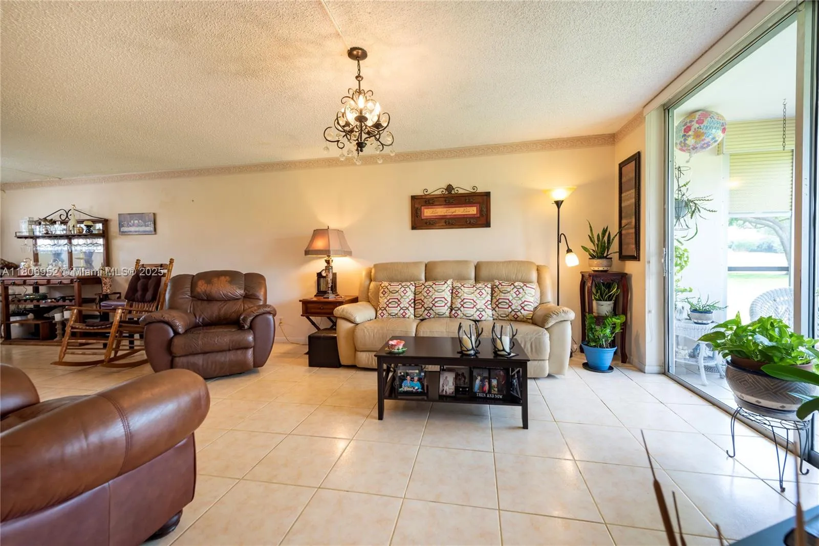 Pembroke Pines, Florida 33025, United States, 1 Bedroom Bedrooms, ,2 BathroomsBathrooms,Residential,Active,134592