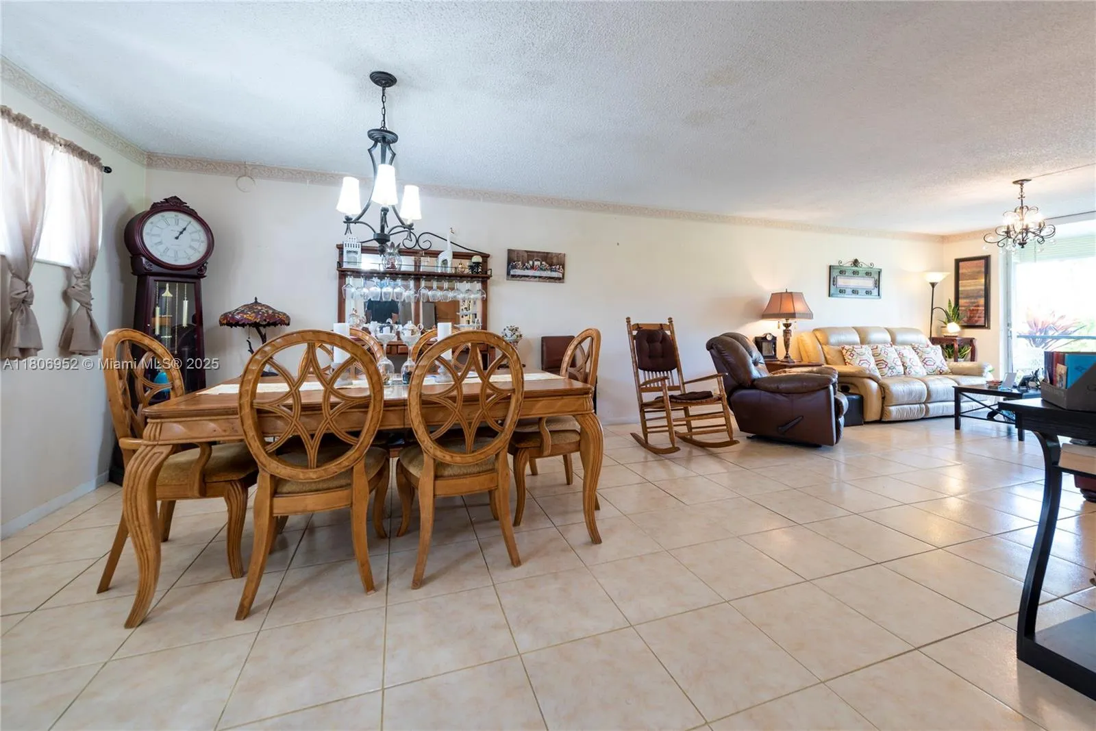 Pembroke Pines, Florida 33025, United States, 1 Bedroom Bedrooms, ,2 BathroomsBathrooms,Residential,Active,134592