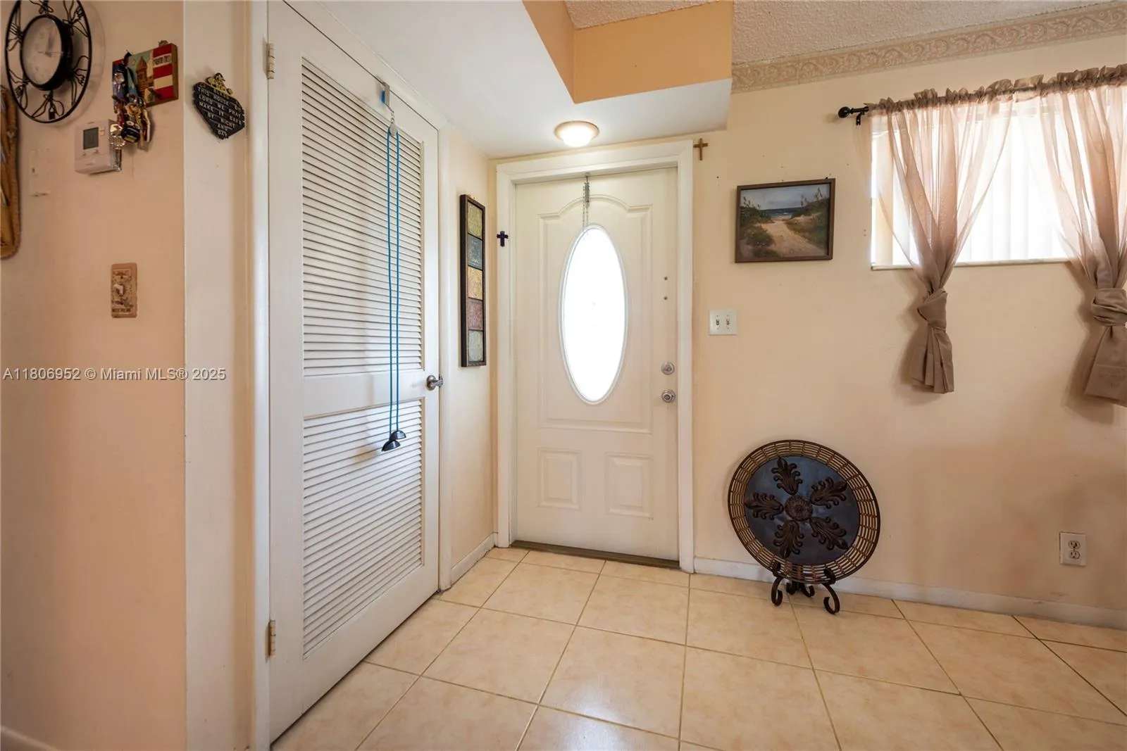 Pembroke Pines, Florida 33025, United States, 1 Bedroom Bedrooms, ,2 BathroomsBathrooms,Residential,Active,134592