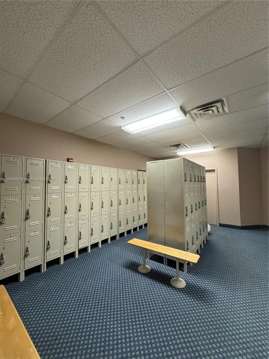 Pembroke Pines, Florida 33025, United States, 1 Bedroom Bedrooms, ,2 BathroomsBathrooms,Residential,Active,134592