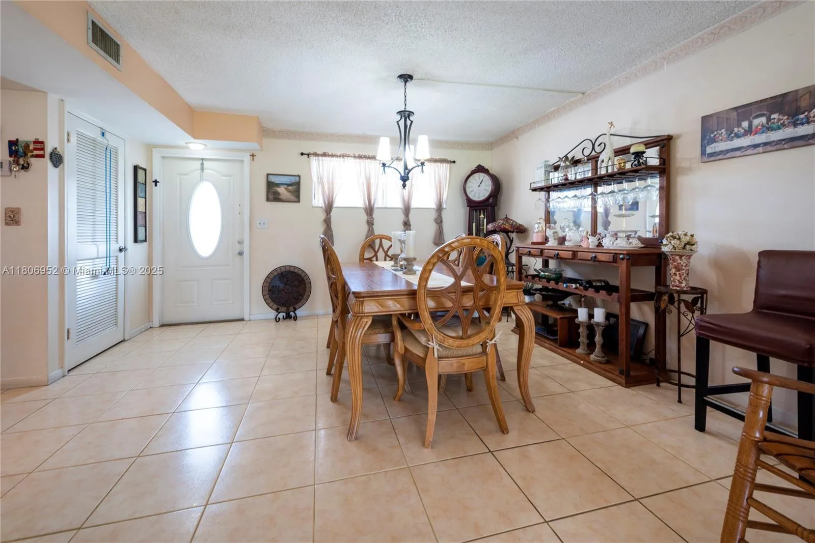 Pembroke Pines, Florida 33025, United States, 1 Bedroom Bedrooms, ,2 BathroomsBathrooms,Residential,Active,134592