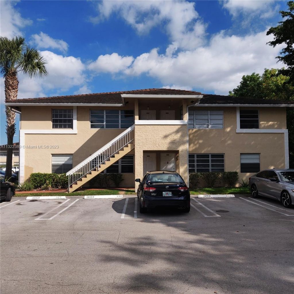 Photo of 9992 Twin Lakes Dr #35-H, Coral Springs, FL 33071 (MLS # A11322389)