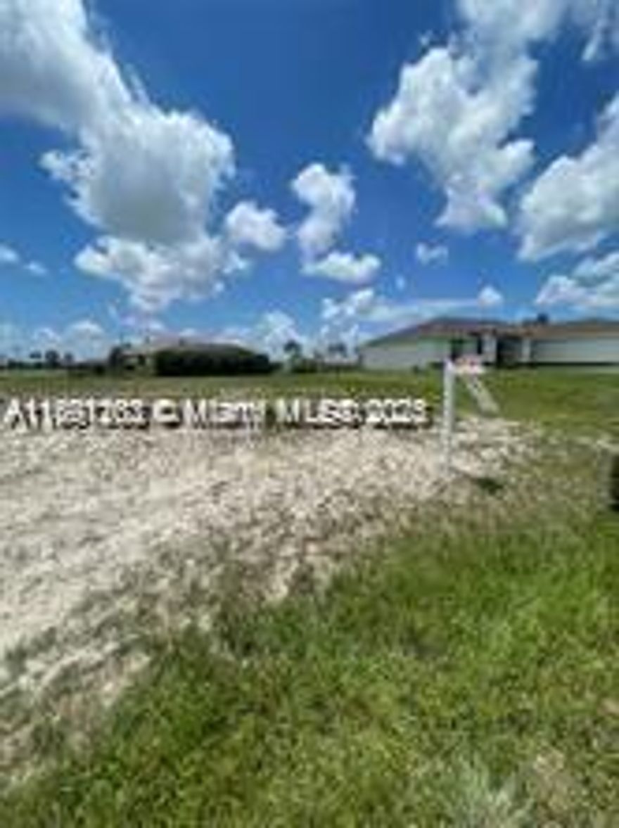 Great lot is ready to build your dream home in popular and rapidly growing NW Cape Coral! This lot is in an area of newer custom homes, close to Burnt Store Marina with restaurants and shops, and the new Resort at Tranquility Lake Motorcoach Resort. Easy access to Punta Gorda, Punta Gorda Airport, Pine Island Road shopping corridor, Ft. Myers, I-75 and close to Coral Oaks Golf Course too! Lot 16 y 17 Bloke 2922 unidad 42
