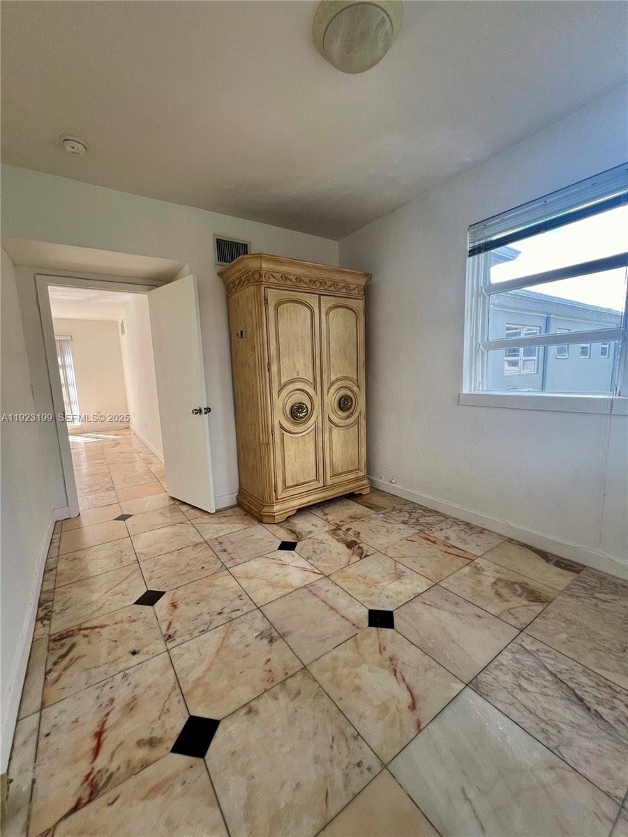 DORBE GARDENS CONDO - Residential Lease