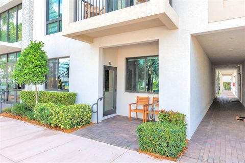 Photo of 4725 NW 85th Ave #17, Doral, FL 33166 (MLS # A11947503)