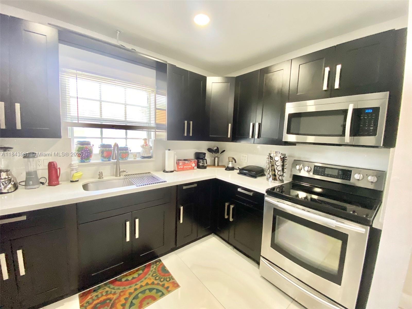 1ST ADDN TO LAWNDALE - Residential