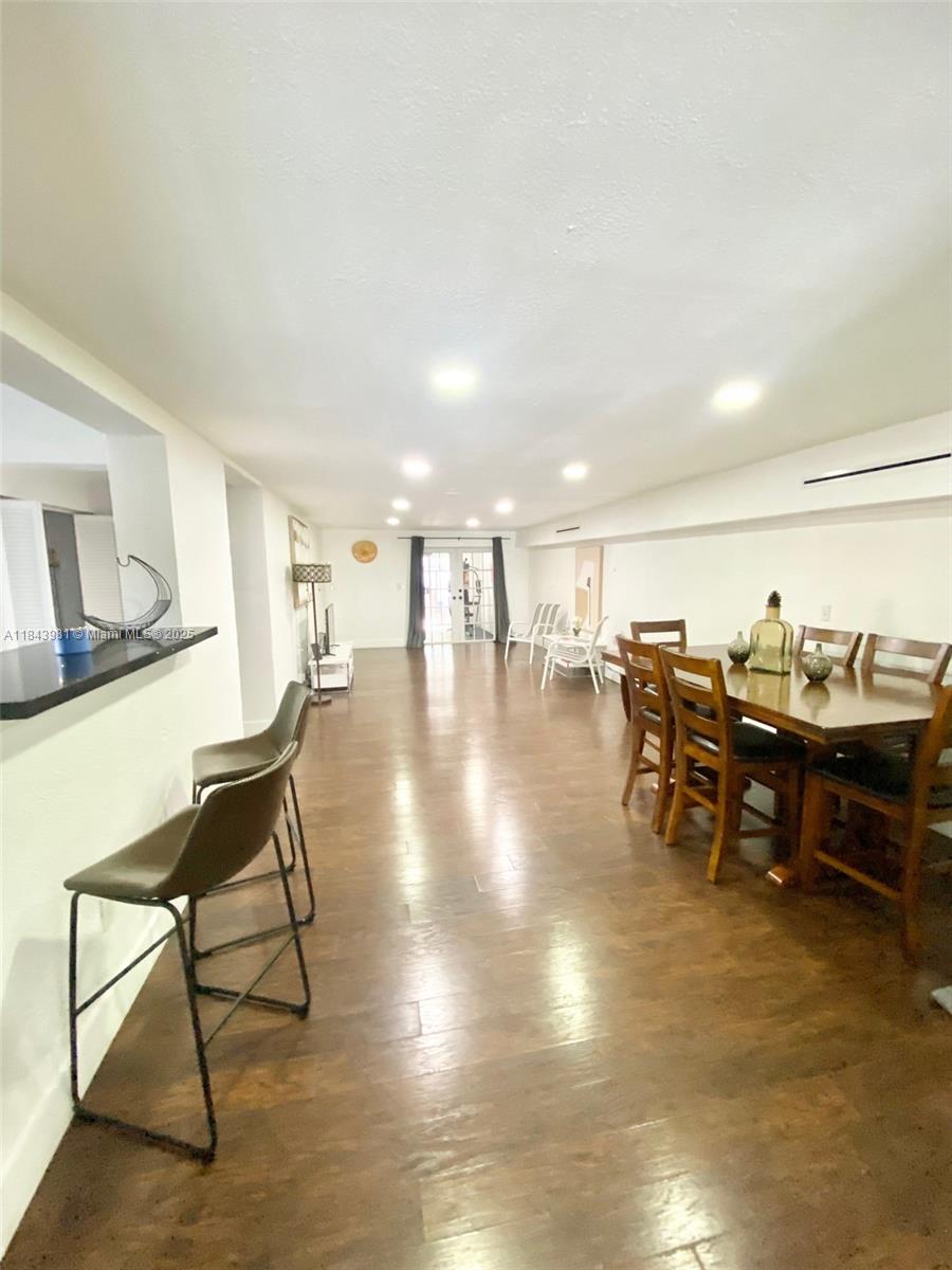 1ST ADDN TO LAWNDALE - Residential