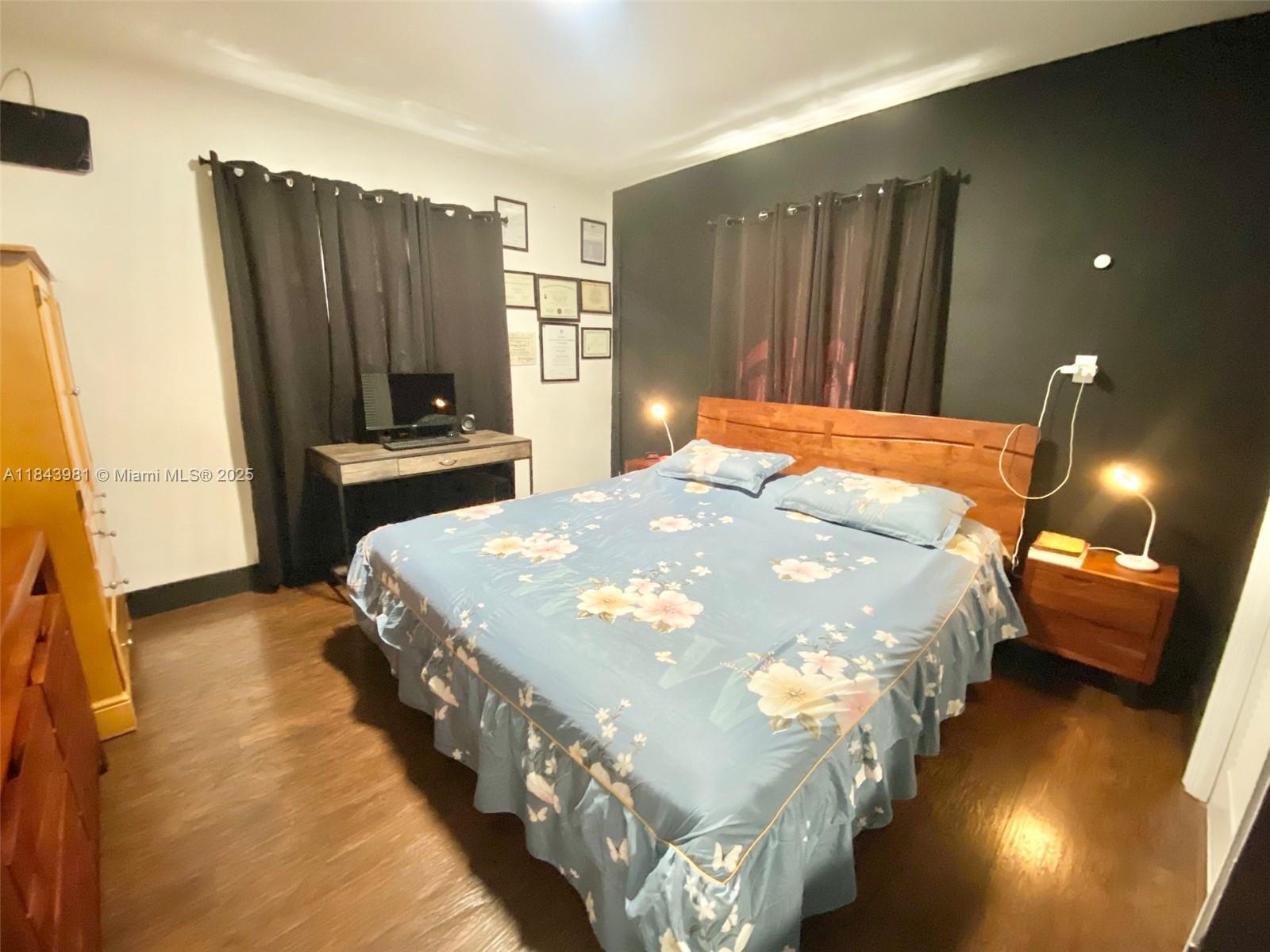 1ST ADDN TO LAWNDALE - Residential