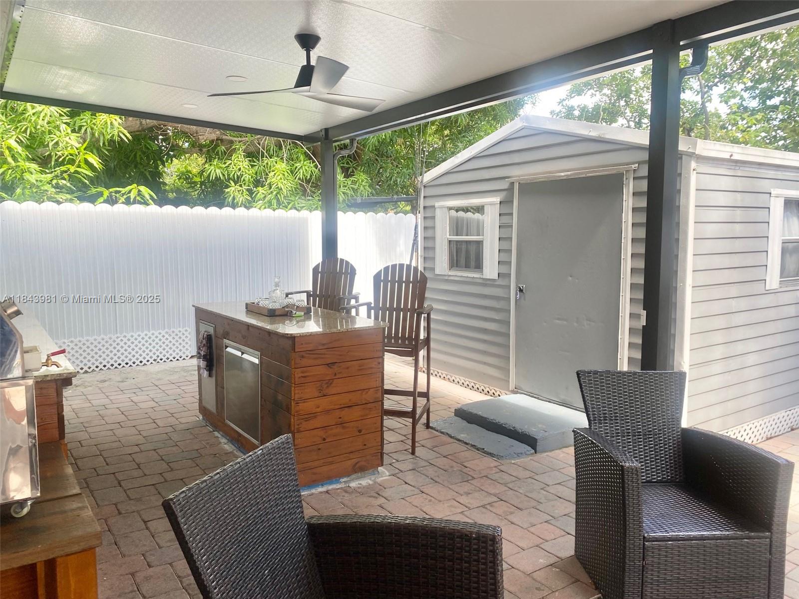 1ST ADDN TO LAWNDALE - Residential