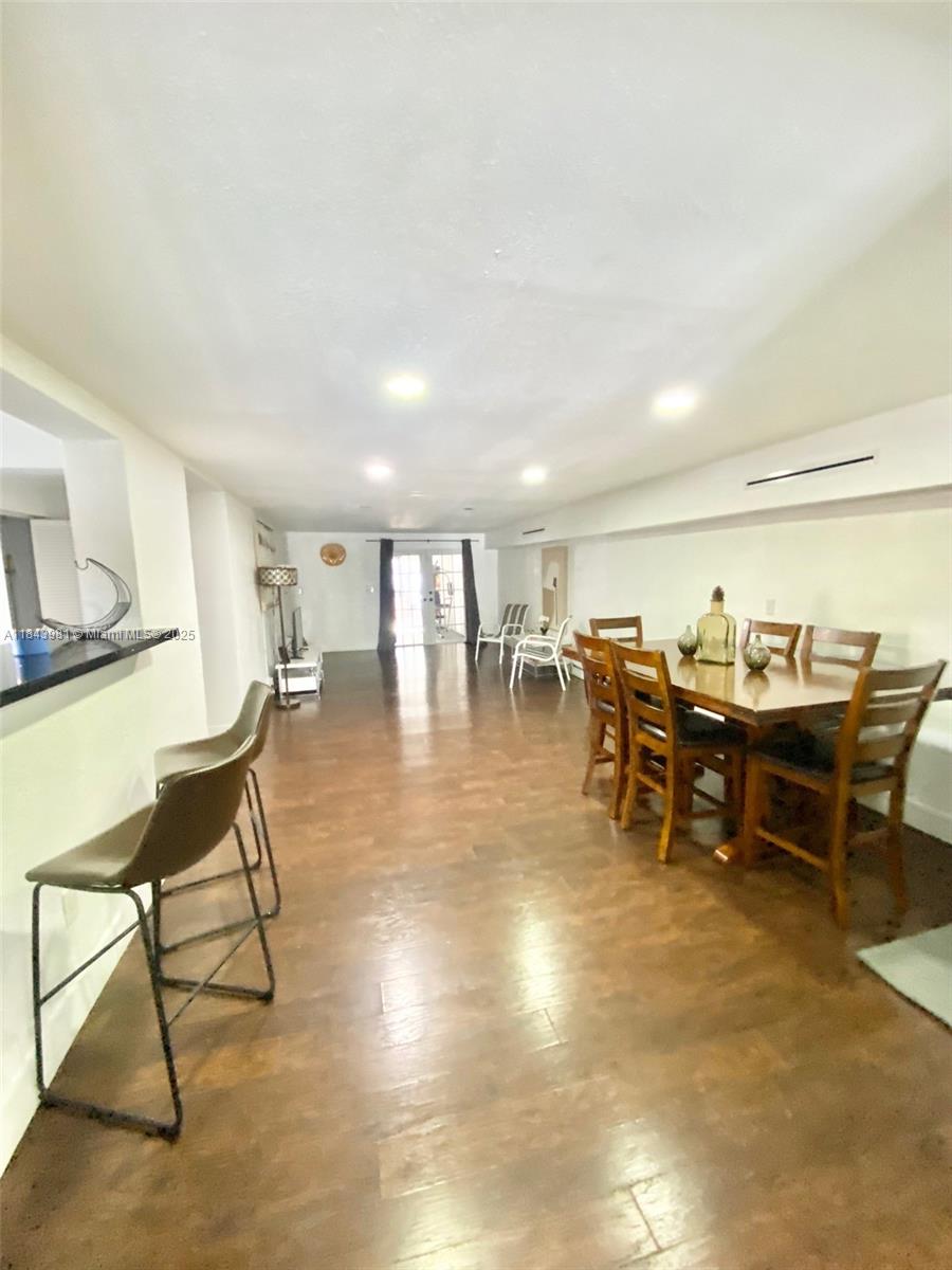 1ST ADDN TO LAWNDALE - Residential