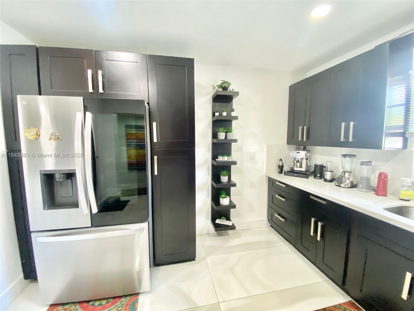 1ST ADDN TO LAWNDALE - Residential