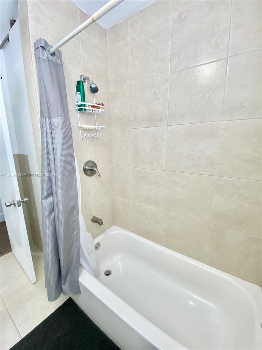 1ST ADDN TO LAWNDALE - Residential