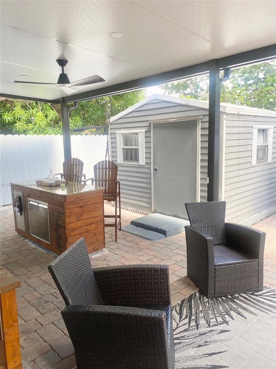 1ST ADDN TO LAWNDALE - Residential