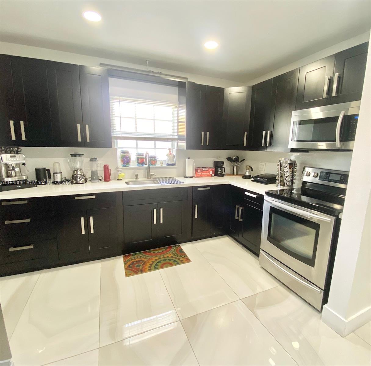 1ST ADDN TO LAWNDALE - Residential