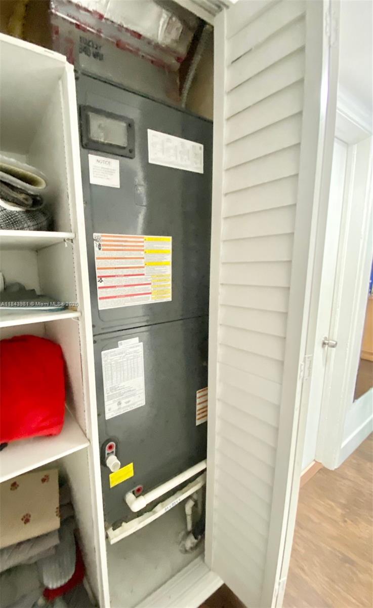 1ST ADDN TO LAWNDALE - Residential