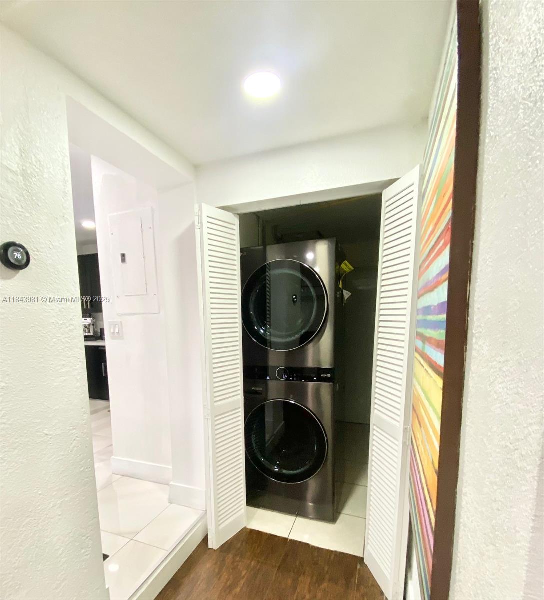 1ST ADDN TO LAWNDALE - Residential