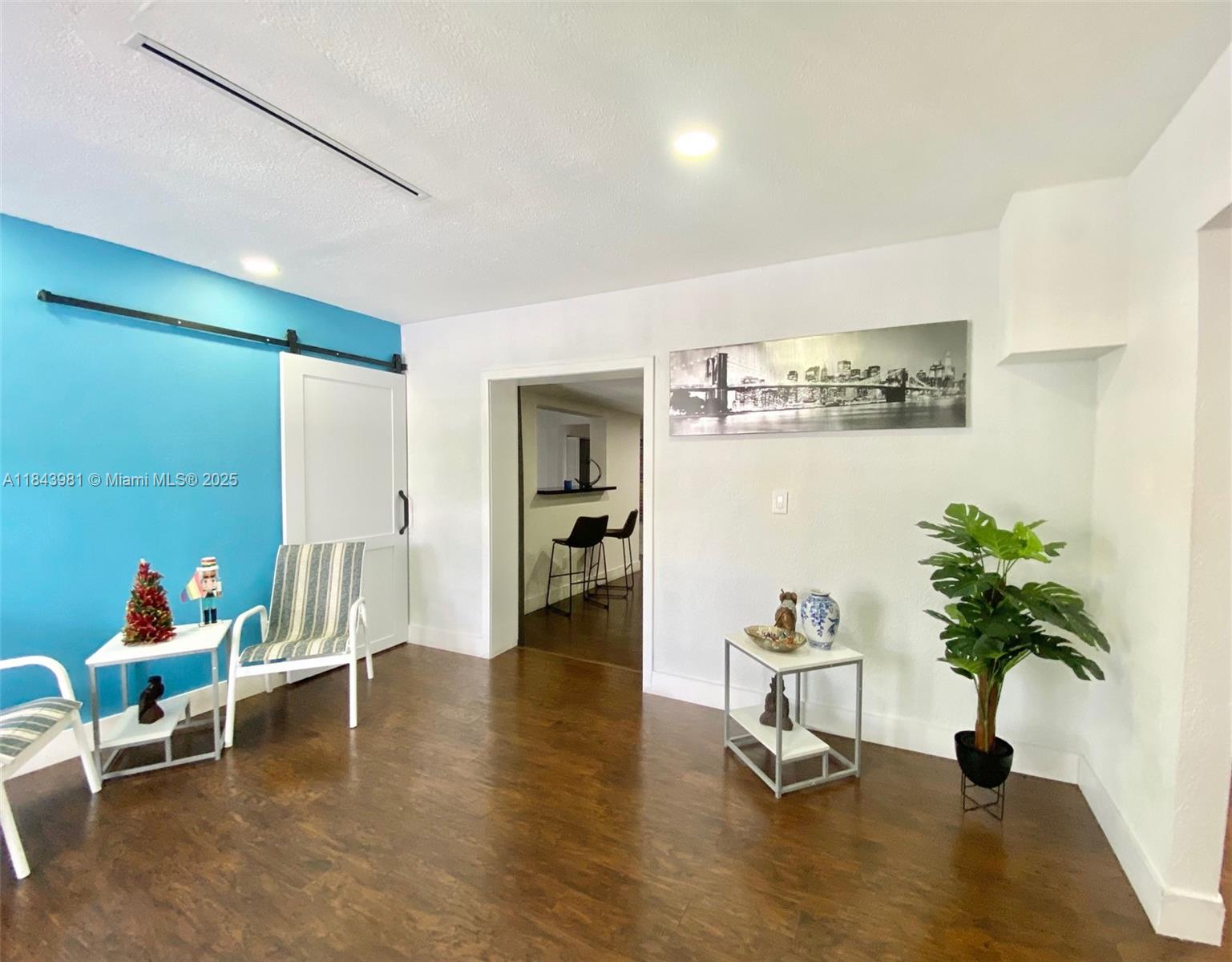 1ST ADDN TO LAWNDALE - Residential