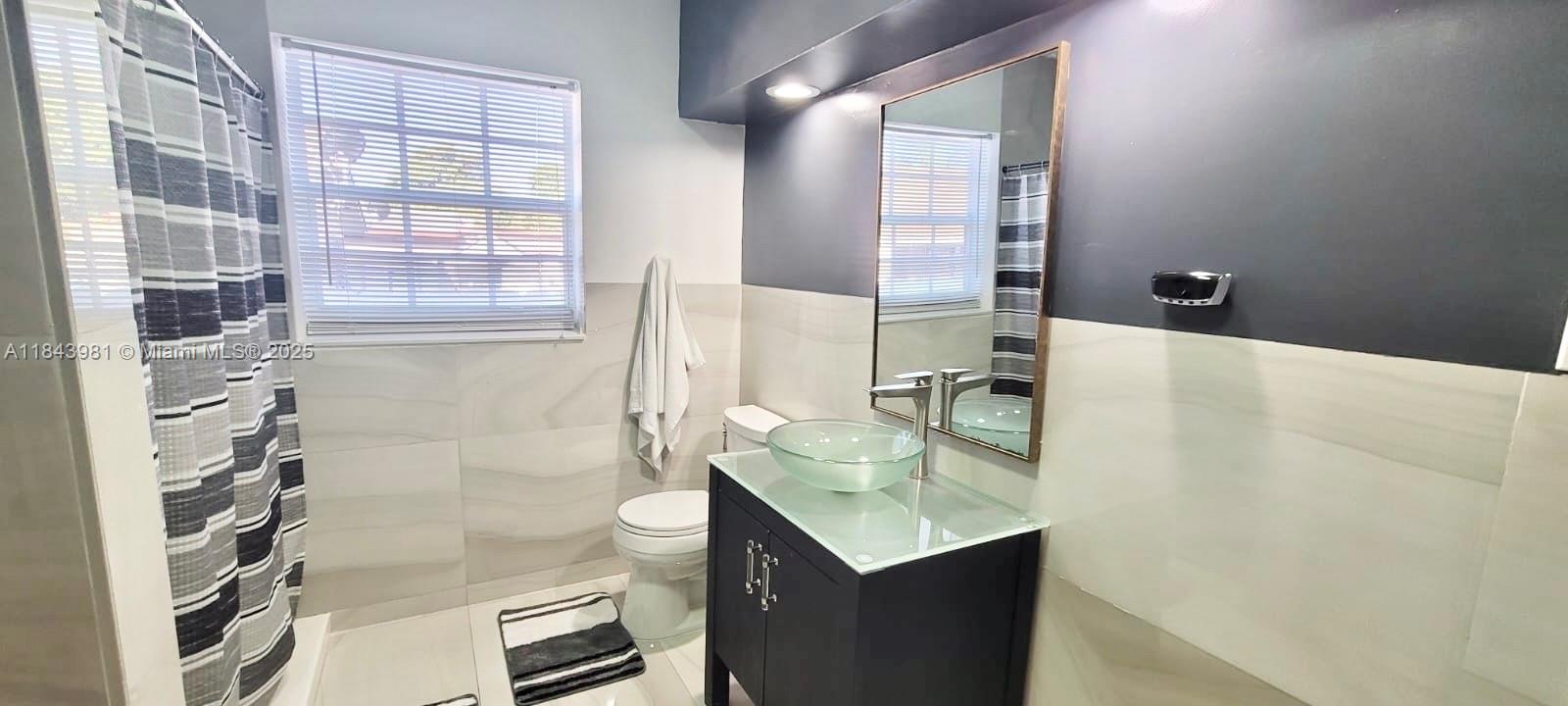 1ST ADDN TO LAWNDALE - Residential