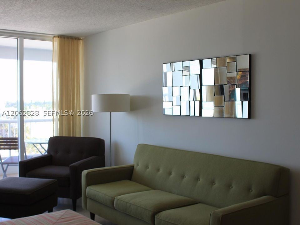 9341 Collins Ave 603