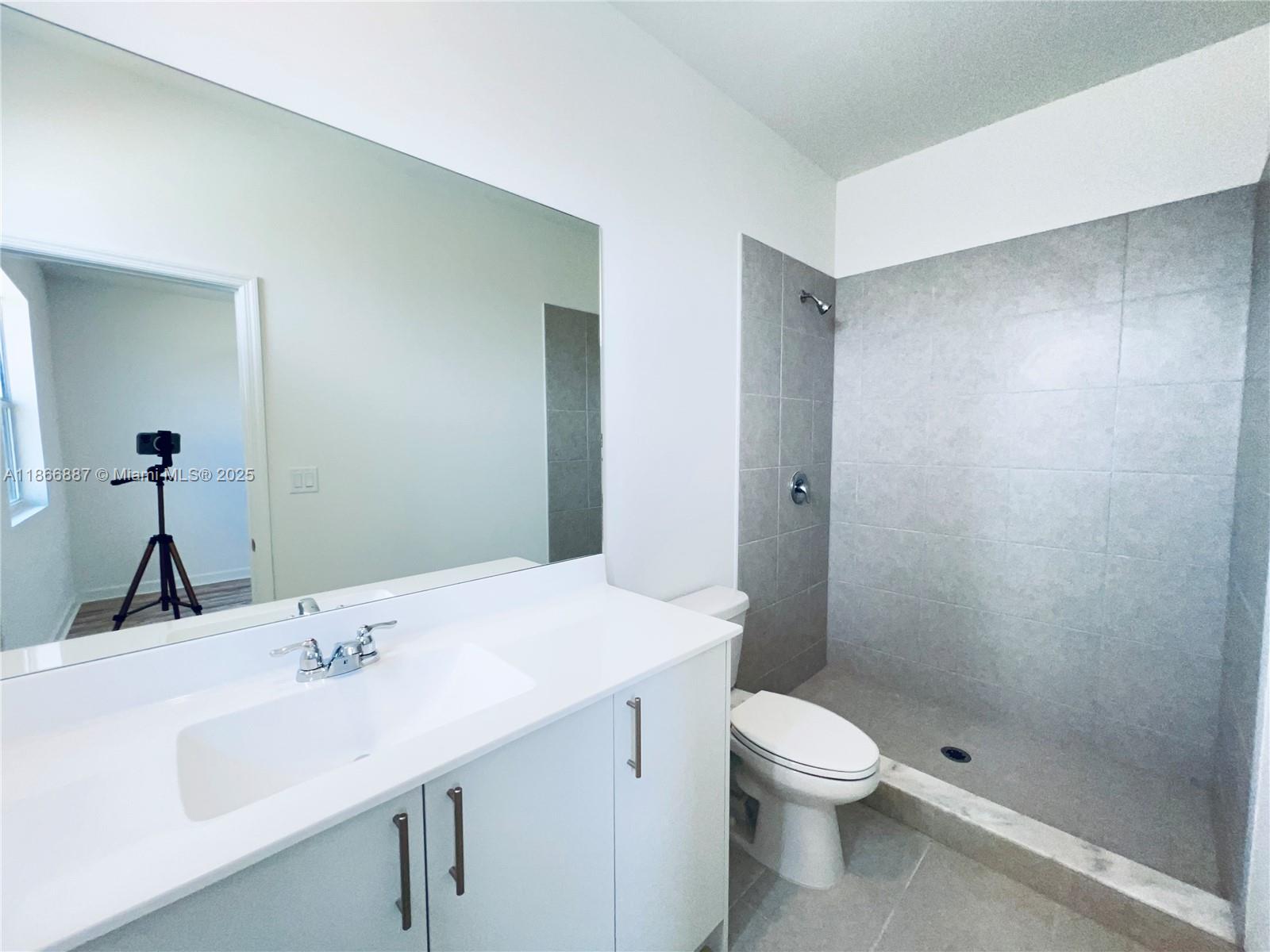 AZURE - Residential Lease