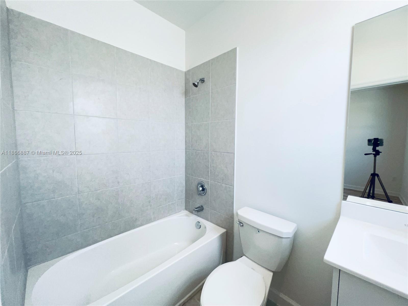 AZURE - Residential Lease