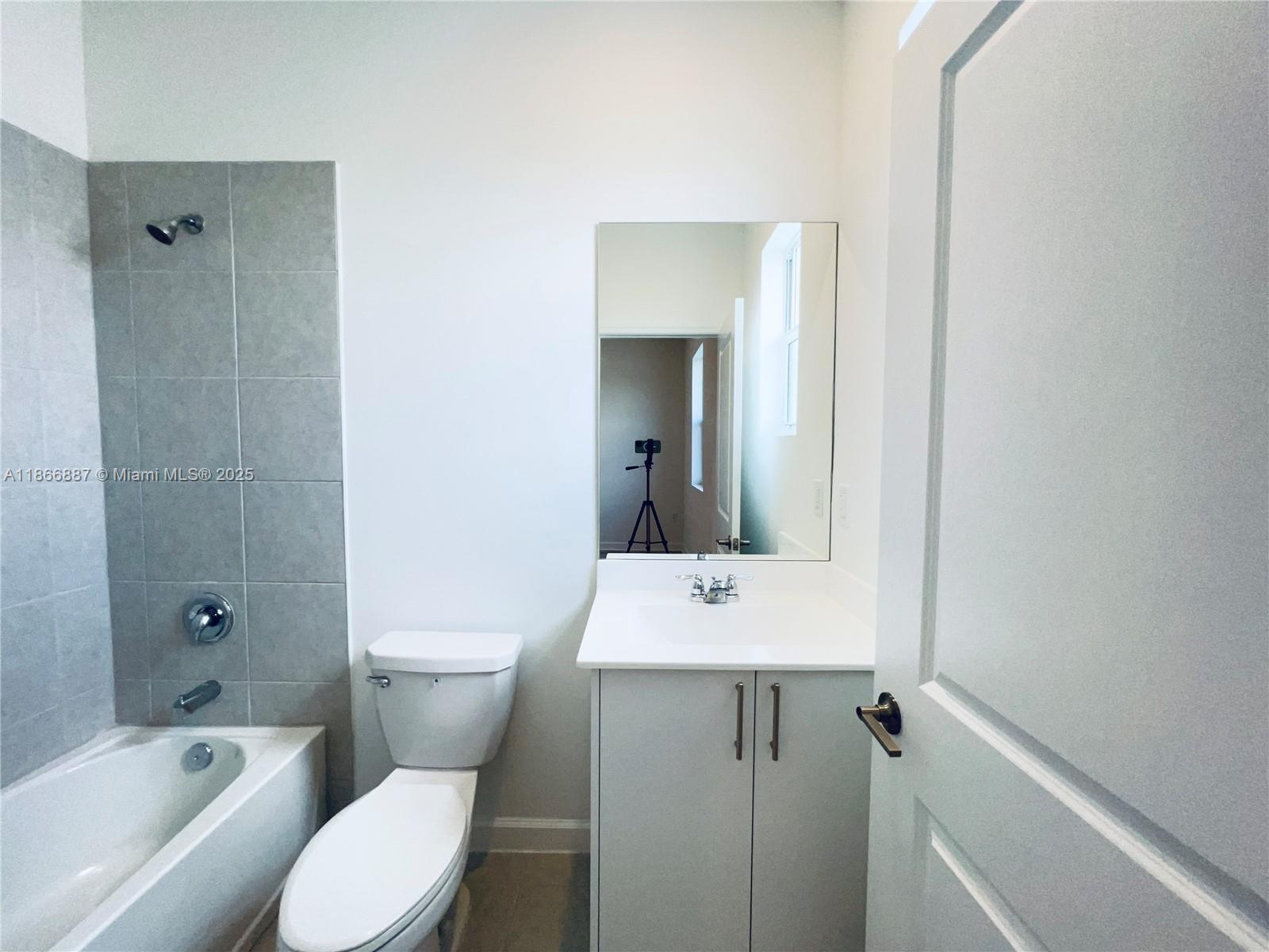 AZURE - Residential Lease