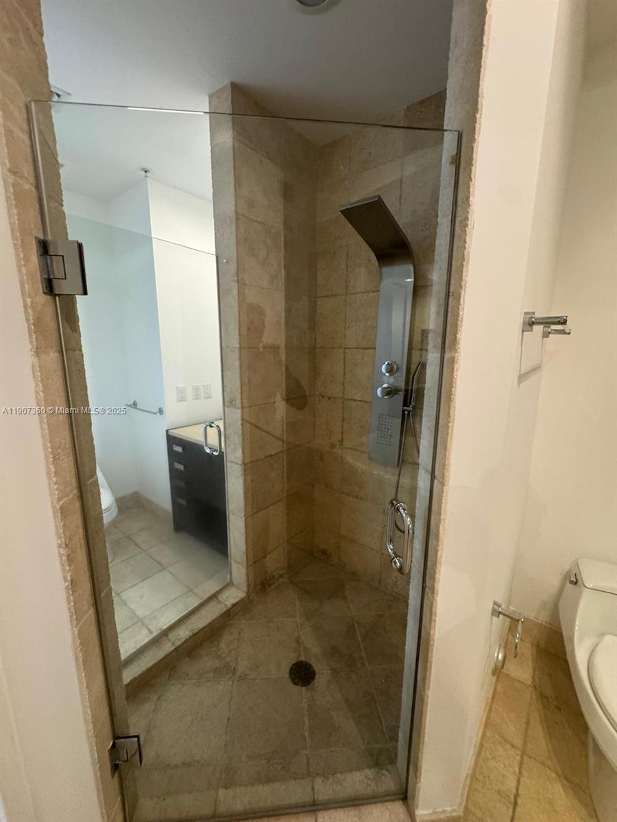 TRUMP ROYALE CONDO - Residential Lease