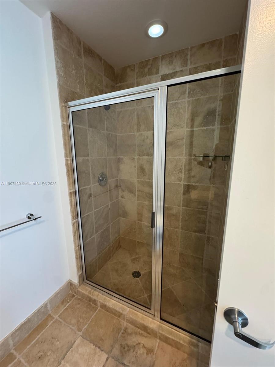 TRUMP ROYALE CONDO - Residential Lease