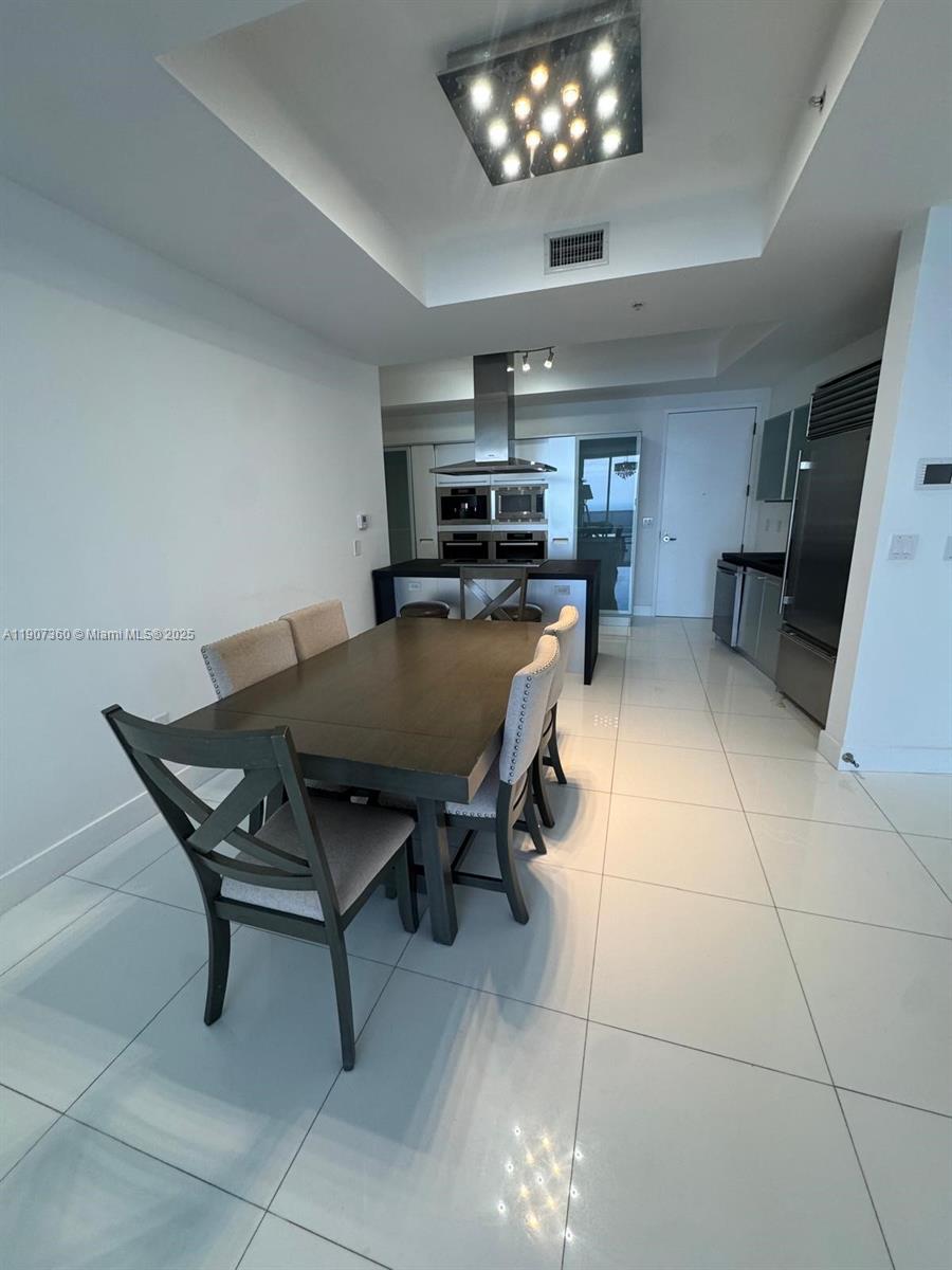 TRUMP ROYALE CONDO - Residential Lease