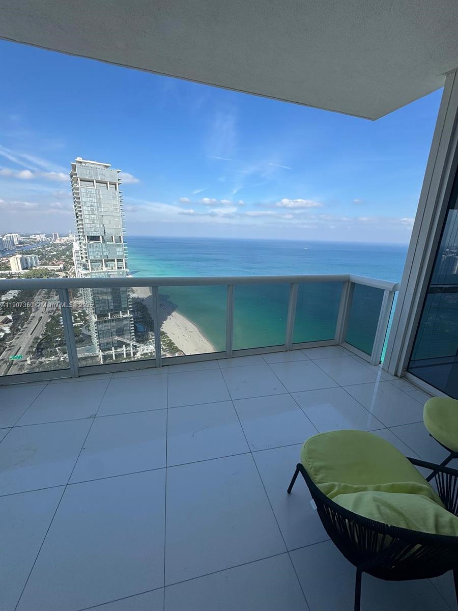 TRUMP ROYALE CONDO - Residential Lease