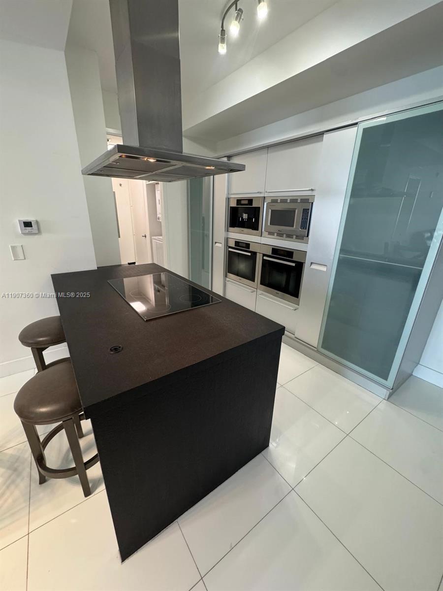 TRUMP ROYALE CONDO - Residential Lease