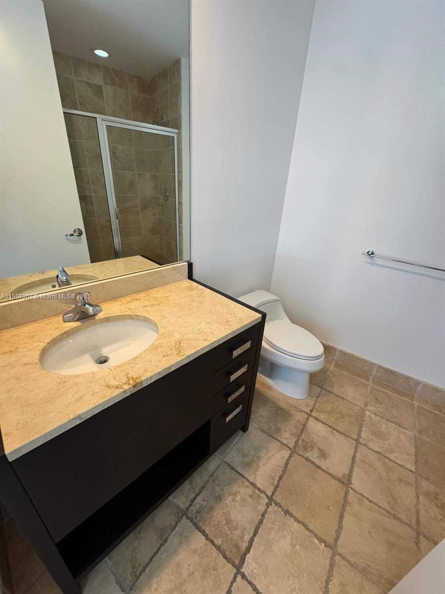 TRUMP ROYALE CONDO - Residential Lease