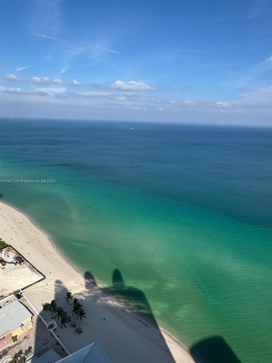 TRUMP ROYALE CONDO - Residential Lease