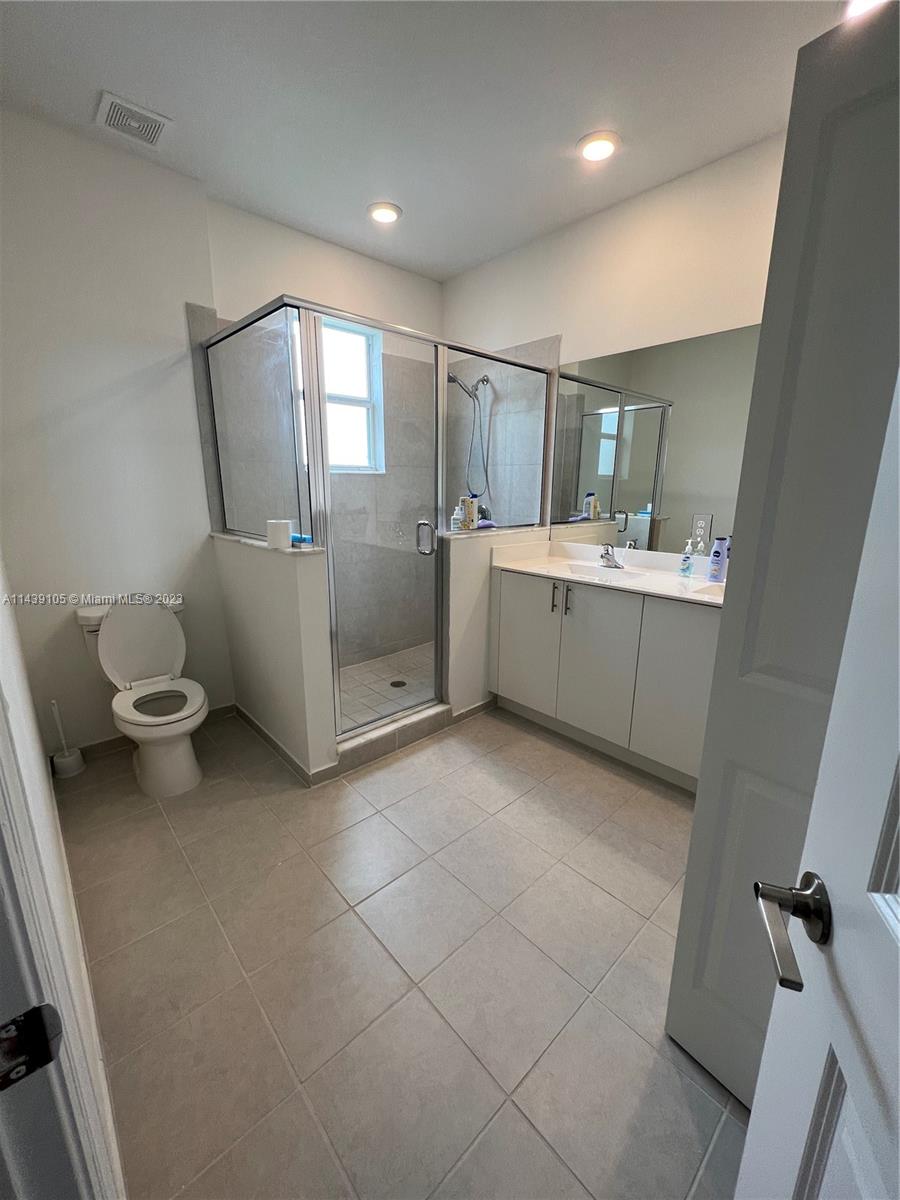 KEYS GATE RESIDENTIAL - Residential Lease