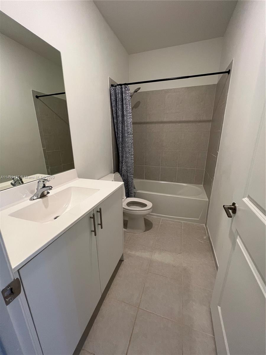 KEYS GATE RESIDENTIAL - Residential Lease