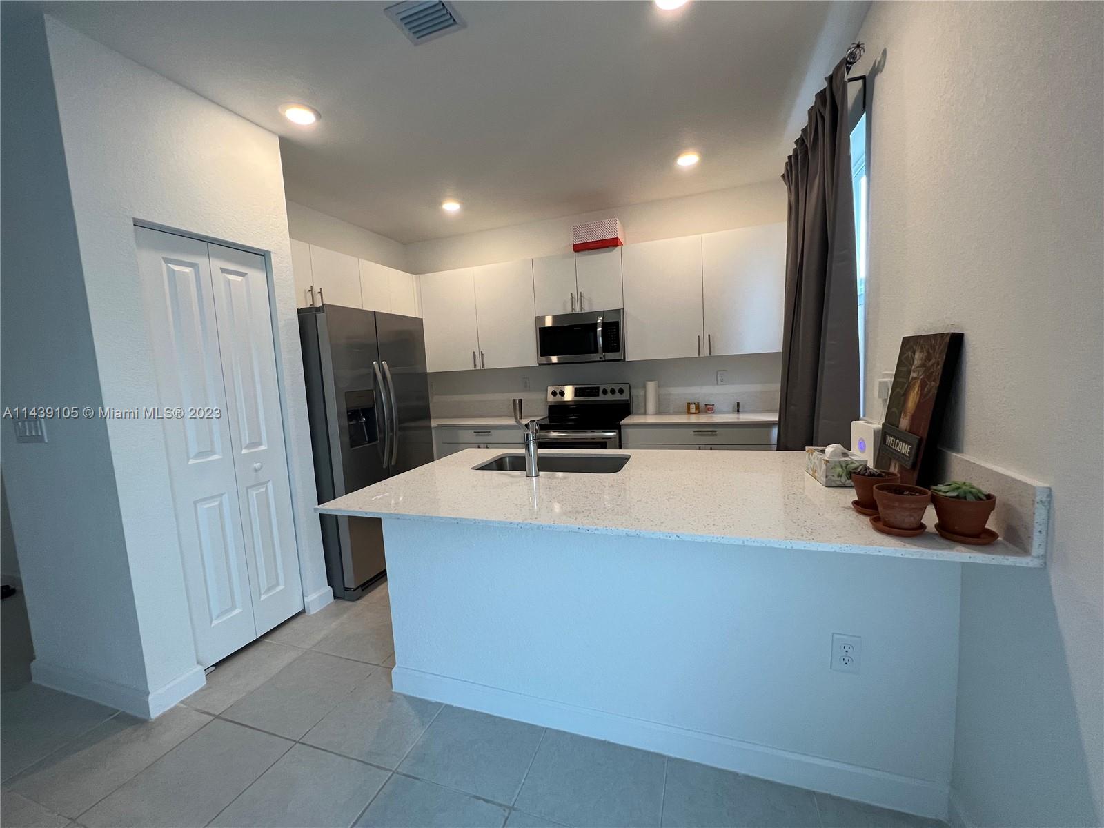 KEYS GATE RESIDENTIAL - Residential Lease